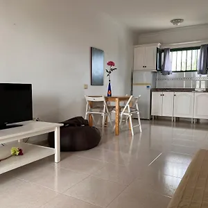  Apartment Flamboyant Adults Only